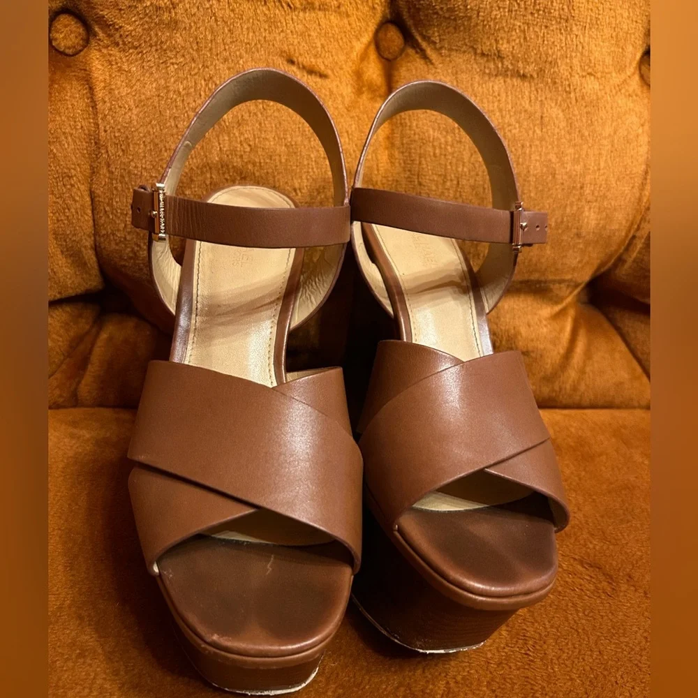 Michael kors leather platforms size 8